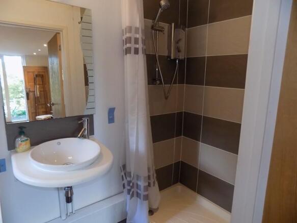 Annexe shower room