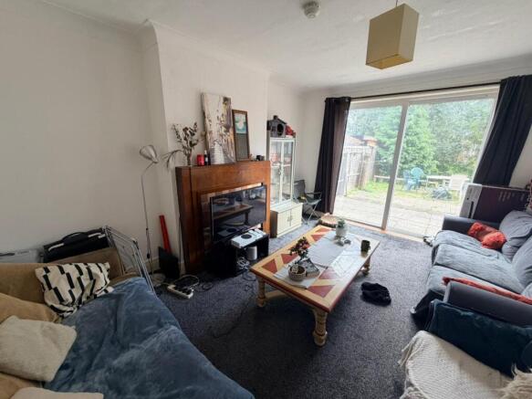 4 bed Semi-Detached to rent Image 4