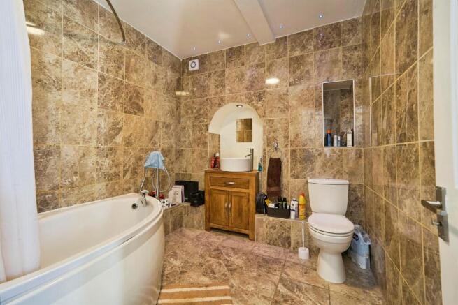 3 bed Terraced for sale Image 7