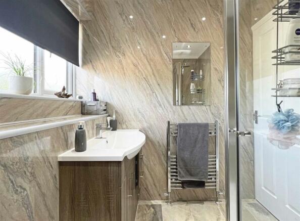 En-Suite b.jpg