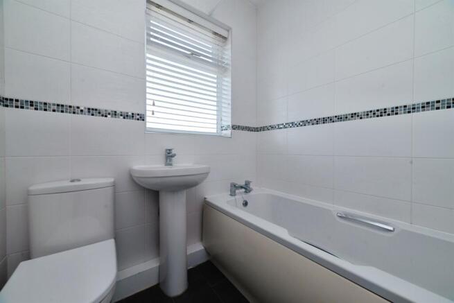 3 bed Terraced for sale Image 11