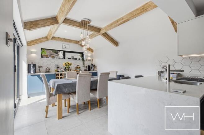 4 bed Detached for sale Image 7
