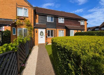 Lamb Meadow, Arlesey, SG15 6UT