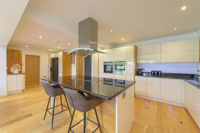 12KensingtonDrive_017.jpg