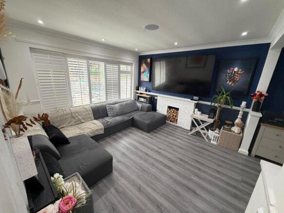 Parkfield Drive, Frodsham, WA6 photo 4
