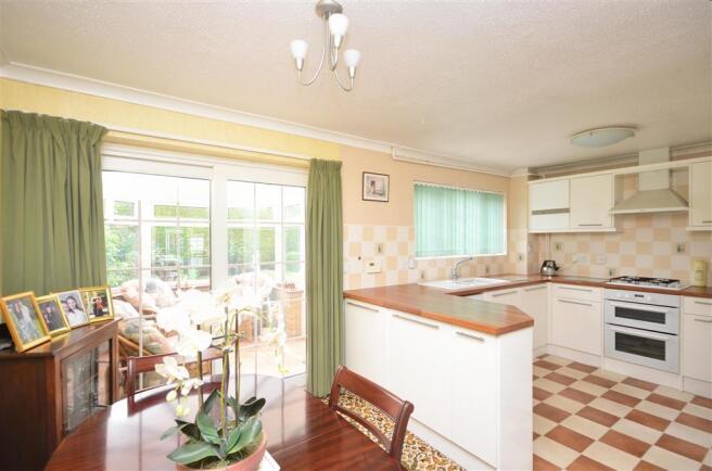 Kitchen/Dining Area