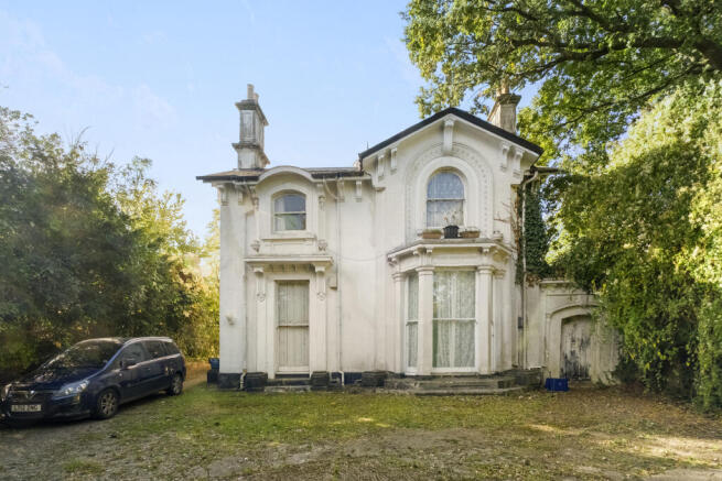4-bed detached on 71 Beulah Hill, Upper Norwood, London, SE19 3EB, £450,000