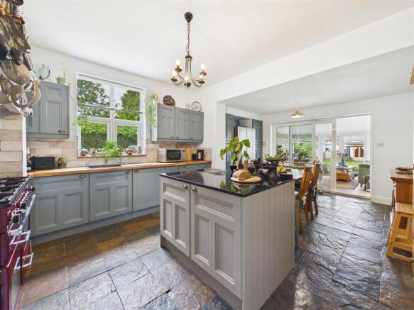 3 bed Detached for sale Image 6