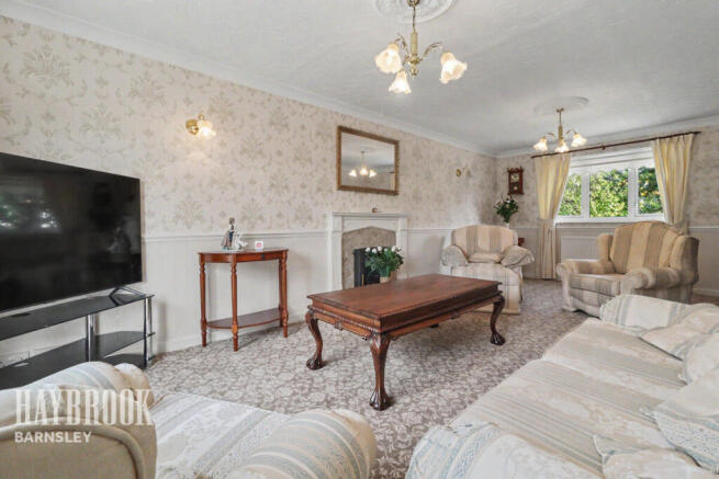 4 bed Detached for sale Image 4