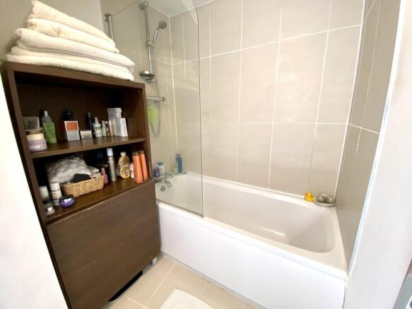Bath With Shower