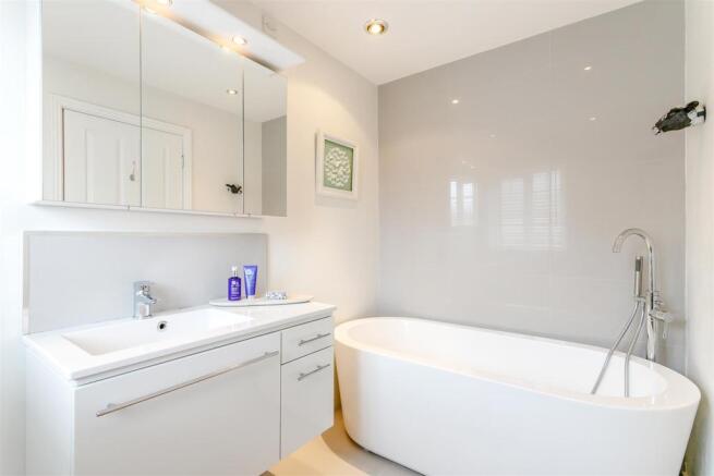 8333768-interior26.jpg