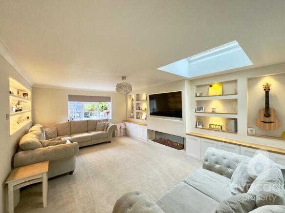 Kerfield Way, Hook, RG27 9EZ photo 2