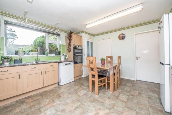 2 bed Bungalow for sale Image 4