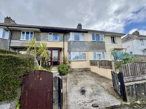 3/4 Bedroom Mid Terrace House for Sale