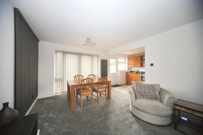 3 bed Semi-Detached to rent Image 7