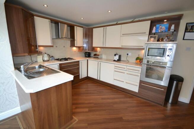 OPEN PLAN KITCHEN