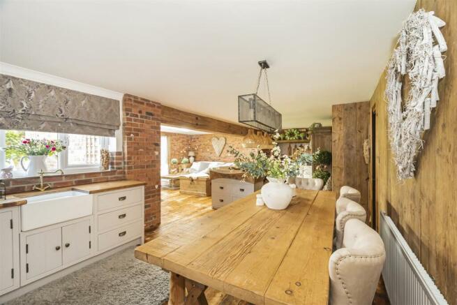 2 Cleveland Close24.jpg