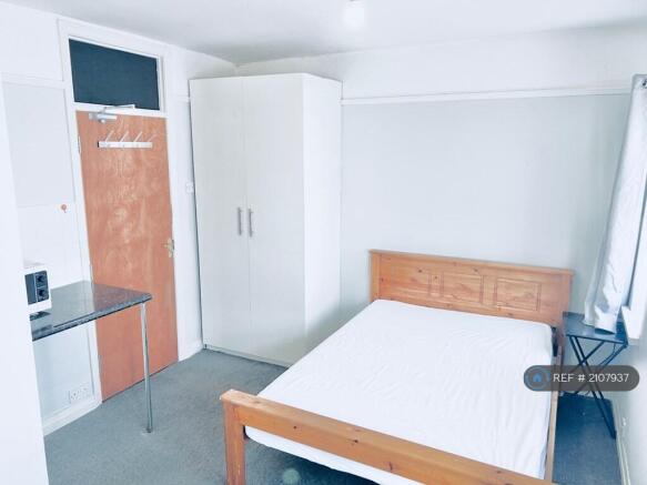Studio With Own Kitchen & Bathroom