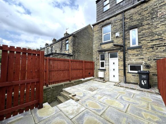 3 bed End of Terrace to rent Image 4
