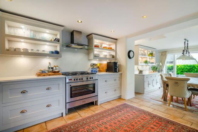 4 bed Cottage for sale Image 8