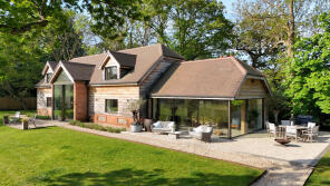 The Hay Barn, Spinning Wheel Lane, Binfield, Bracknell RG42 5QJ
