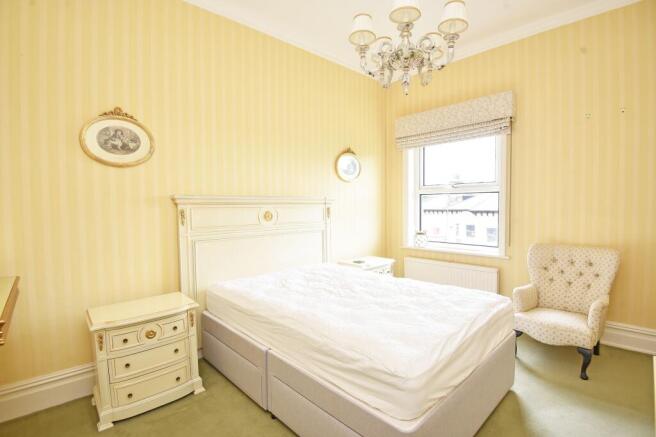 2 bed Flat for sale Image 11