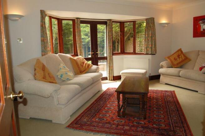 LOUNGE 2