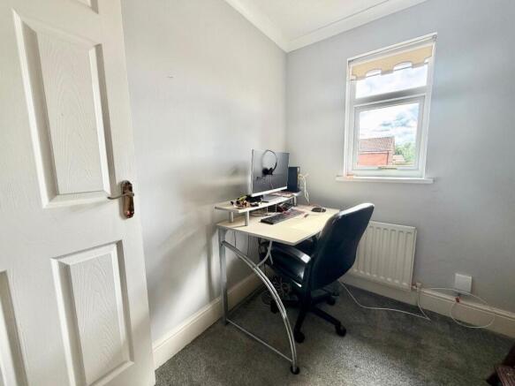 3 bed Semi-Detached for sale Image 11