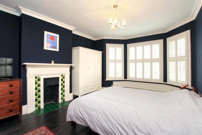 BEDROOM ..jpg