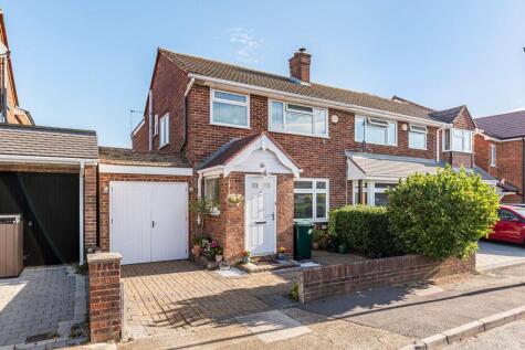 Newhaven Crescent, Ashford, TW15