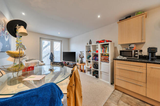 1416153-8-6995d21...