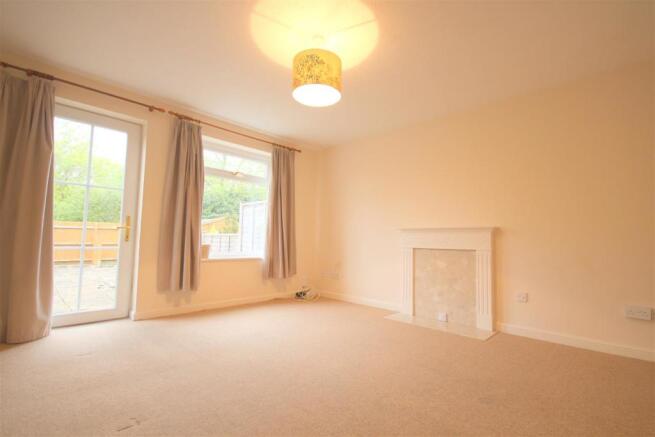 Living room 1.jpg