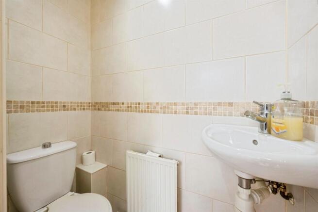 3 bed Semi-Detached for sale Image 6