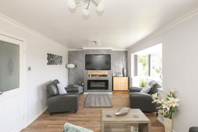 4 bed Detached for sale Image 10