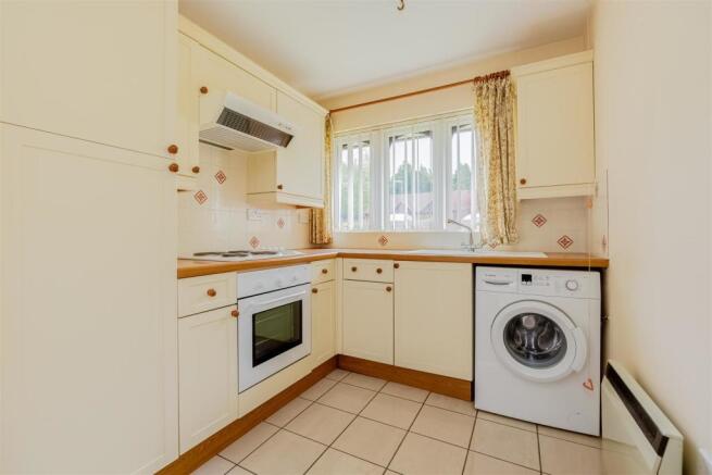 bingalow-derby-close-epsom-downs-115.jpg