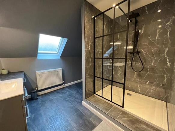 EN-SUITE SHOWER ROOM TO BEDROOM ONE