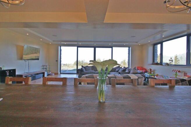 Open plan livi...