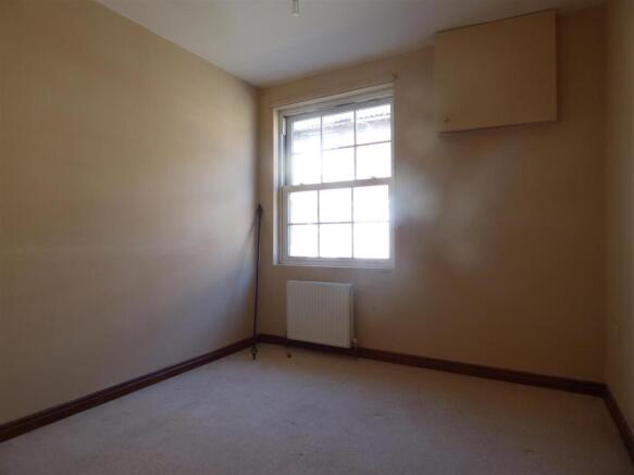 2 bed End of Terrace to rent Image 6