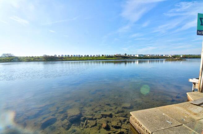 Pontoon potential
