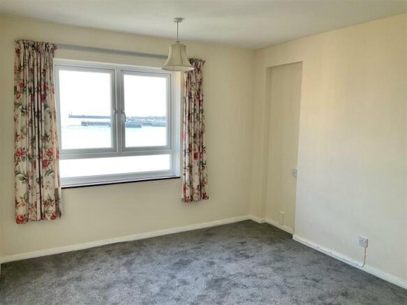 Bedroom1.jpg