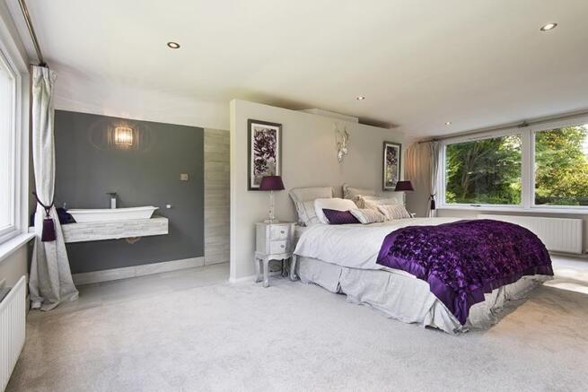 South Lodge, TN 16 2
