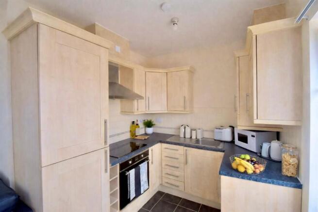 3 bed Flat to rent Image 5
