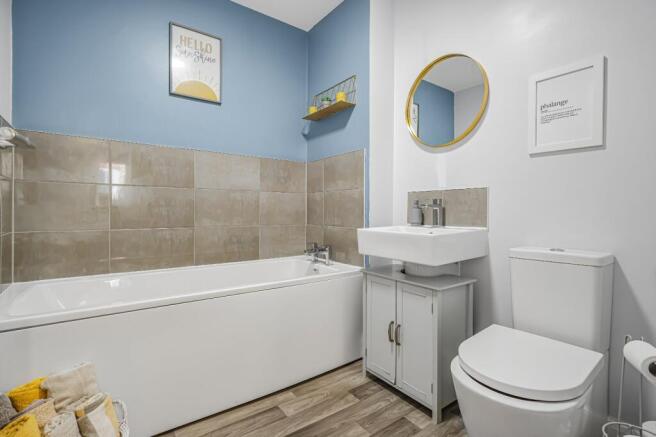 3 bed Terraced for sale Image 8