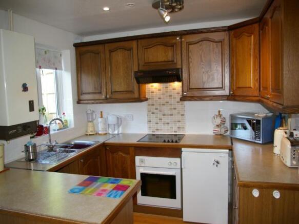 KITCHEN/DINING ROOM