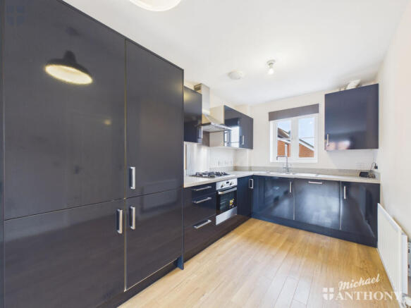 CAM03218G0-PR0940-STILL002