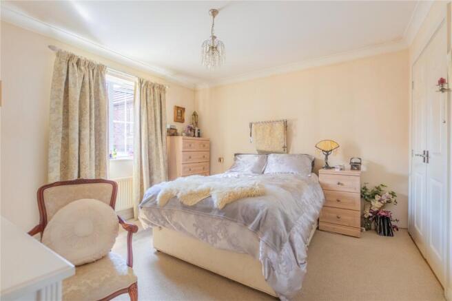 4 bed Detached for sale Image 7
