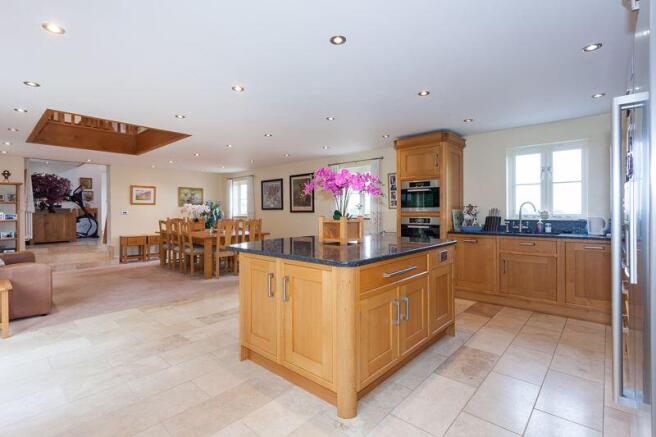 OPEN PLAN LIVING DINING KITCHEN