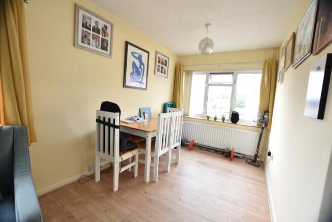 Sitting Room / Dinin