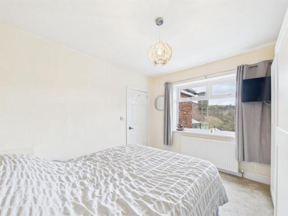 2 bed Semi-Detached Bungalow for sale Image 12