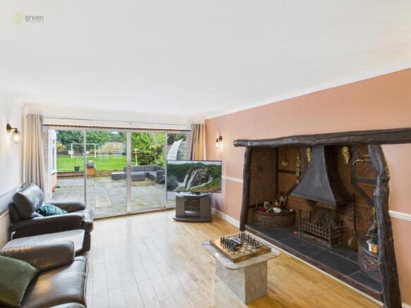 cam05459g0pr0090still019